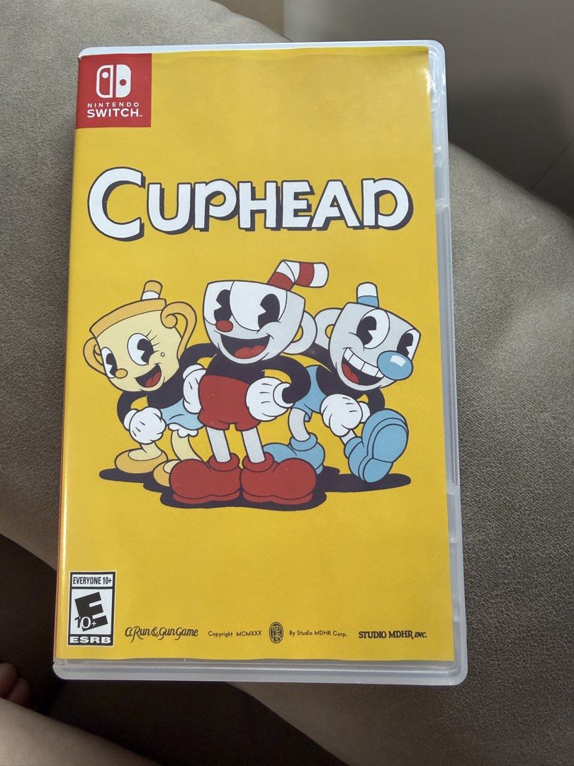 Nintendo Switch Cuphead 遊戲卡 （分類：Nintendo 任天堂）位於 Hong Kong。 由 koeycho 提交（商品編號 1450111732，圖片 1）。簡介： Switch 遊戲 Cuphead。經典跑槍遊戲，畫風獨特。卡帶齊全，有說明書同埋特典卡。買咗好耐但冇乜玩過，所以放俾有緣人。。