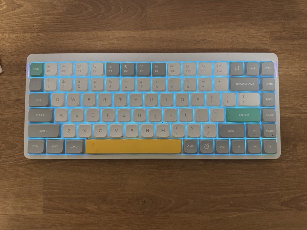 Nuphy Air 75 V2 blue switch