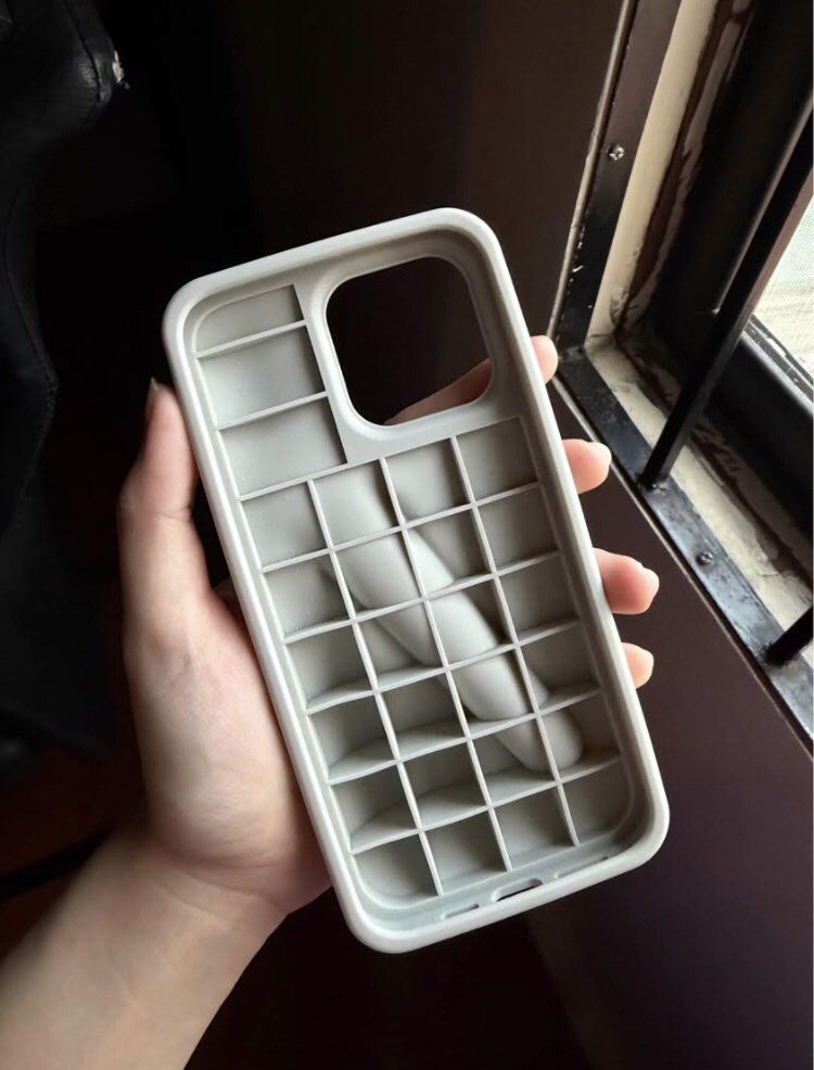 [ORIGINAL] Rhode Iphone 15 Pro Case (Category: Cases & Sleeves) located in Binan City. Submitted by baconmegs (Listing ID 1450072773, Image 3). Description: PLEASE READ! 🛒 Never used b/c ordered the wrong size 🛒 No flaws, no dents 🛒 No box 🛒 Bought in the 🇺🇸 directly from website 📍 Biñan, Laguna.
