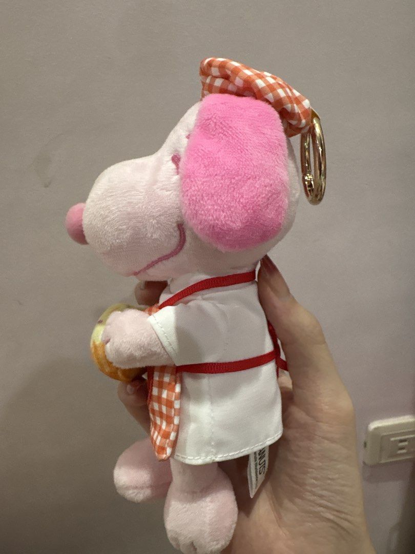 Pink Chef Snoopy Plush Toy with Cupcake Charm (Category: Plushies & Soft Toys) located in Davao. Submitted by xinyicloset (Listing ID 1450111761, Image 2). Description: Snoopy Vipo Plush Charm with Metal carabiner, never brought out only kept in display case. .