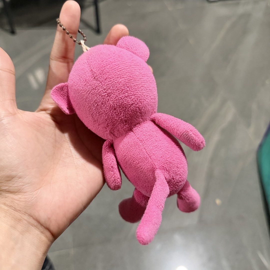 Pink Panther Plush Keychain Toy (Category: Plushies & Soft Toys) located in Quezon City. Submitted by ThirftyClub (Listing ID 1449953718, Image 2). Description: - Adorable Pink Panther plush toy - Features a convenient keychain attachment - Made with soft and cuddly material - Compact and lightweight, perfect for bags or backpacks - A fun accessory for any Pink Panther fan.