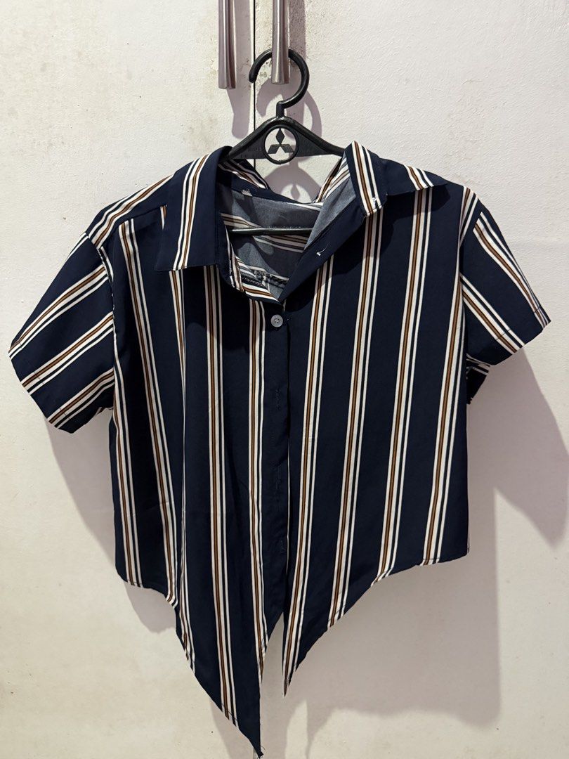 Polo Croptop (Category: Blouses) located in San Mateo. Submitted by cdecluttering_ (Listing ID 1449952550, Image 2). Description: Size: small - medium.