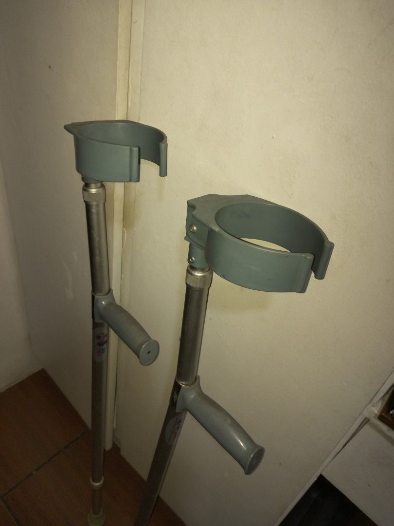 ProCare Forearm Crutches (1 pair) (Category: Braces, Support & Protection) located in Quezon City. Submitted by Botsok (Listing ID 1450115859, Image 3). Description: - Brand: ProCare - Type: Forearm Crutches - Quantity: 1 pair - Design: Forearm support for stability and comfort - Condition: Good, pre-owned - Adjustable - Anodized Aluminum body - Height Support: 5'2" to 6'6".