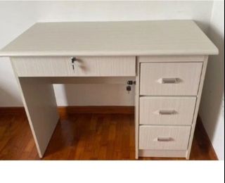 (Category: ) located in . Submitted by joggerislandfurniture (Listing ID 1450064999, Image 1). Description: .