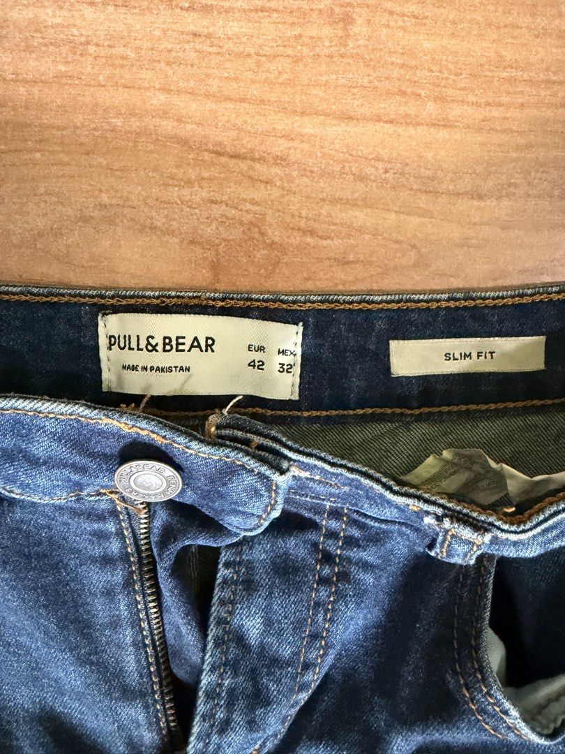 Pull & Bear Slim Fit Blue Denim Jeans (Category: Jeans) located in Tarlac. Submitted by jeremyt17 (Listing ID 1450007761, Image 2). Description: - Brand: Pull & Bear - Type: Blue Denim Jeans - Fit: Slim Fit - Size: EUR 42 / MEX 32 - Origin: Made in Pakistan - Occasion: Casual Wear.