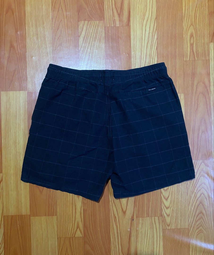 Pull&Bear short (Category: Shorts) located in Cebu City. Submitted by jerianix (Listing ID 1449977378, Image 3). Description: Pull&bear short Size medium W32 L16 Excellent condition No issues .