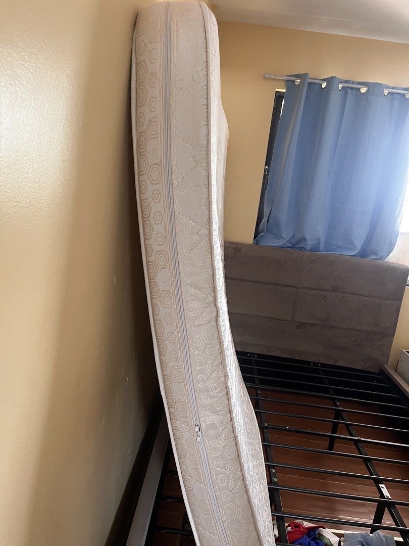 Salem Queen Size Bed Foam/Mattress (Category: Bed Frames & Mattresses) located in Rizal. Submitted by authenticity17 (Listing ID 1449966012, Image 3). Description: - Salem Queen size bed foam/ matress -6 inches thickness queeen size bed foam -60 inches wide by 80 inches long - foam with durable protector case with zipper can be washed - - Pick up only.