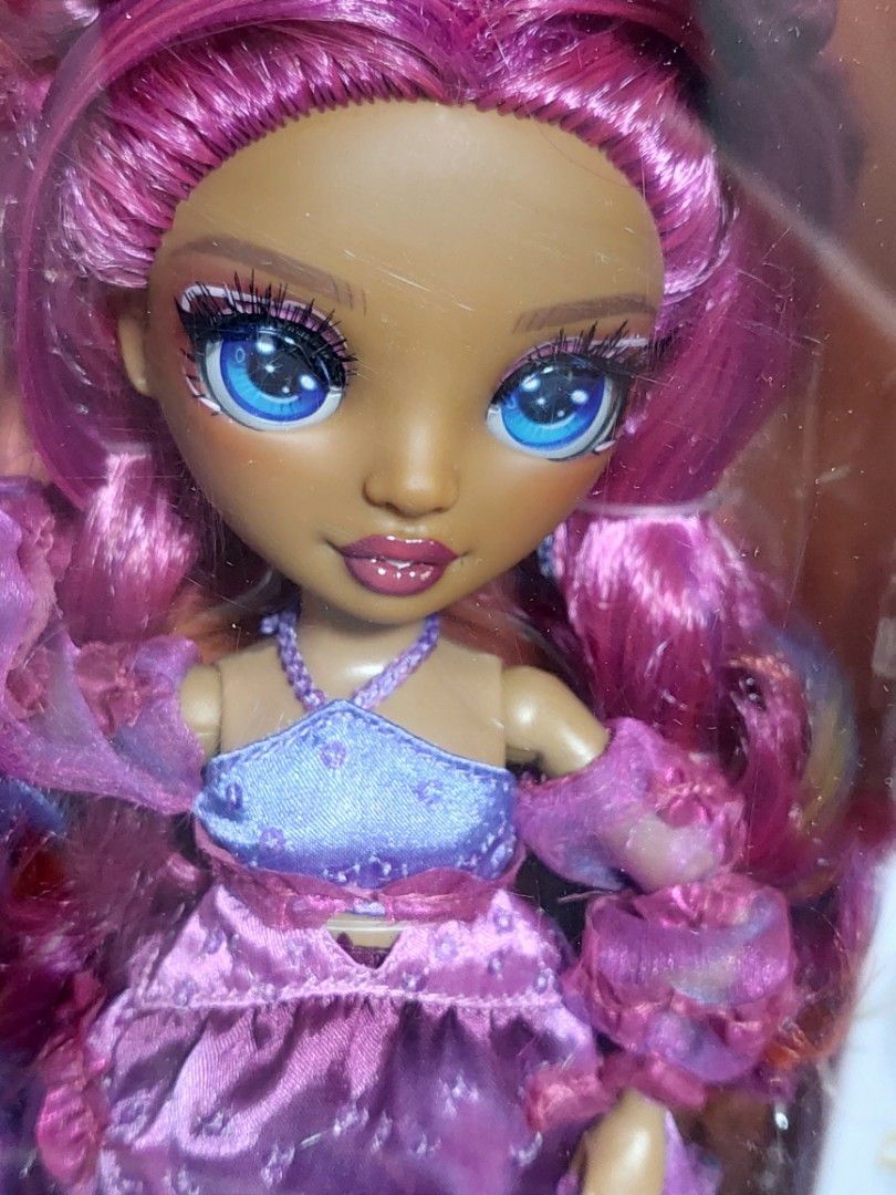 Rainbow high be dazzling noemie violette doll (Category: Plushies & Soft Toys) located in Manila. Submitted by andy.andy23 (Listing ID 1449983049, Image 2). Description: Price: 2700 2.Location: alabang 3.MOP:GCash 4.Courier: Lalamove (same day delivery) 6.Shipping at buyer's expense..