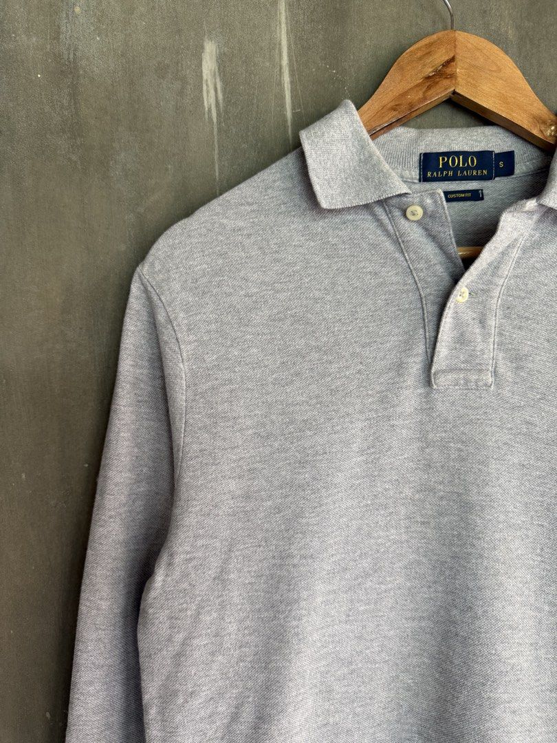 RL Polo Long Sleeve in Heather Gray (Category: Tshirts & Polo Shirts ) located in San Leonardo. Submitted by driftbyel (Listing ID 1450095398, Image 3). Description: RL Polo Long Sleeve in Heather Gray - Complete Tags ✅ - Classic piece✨ S on tag, fits M-S Measurements: Width: 20” Length: 27-29” Very Good Condition Color rate: 9.2/10 issue: None Mine: ₱1299 📌 (Read notes before buying).