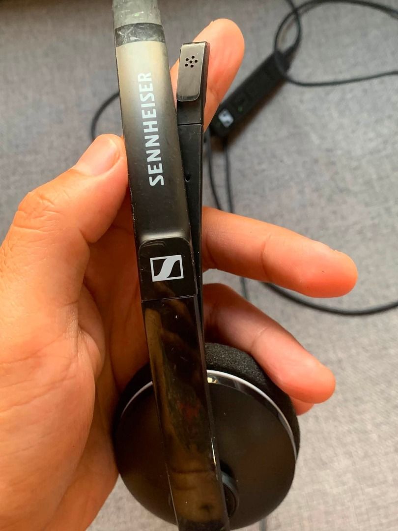 Sennheiser USB Headset with Mic and In-line Controls (Category: Headphones & Headsets) located in Caloocan City. Submitted by kandmshop (Listing ID 1450131674, Image 2). Description: Sennheiser USB headset with inline volume and mute controls. Features a comfortable headband microphone for clear calls and online meetings. Easy plug-and-play USB connection..