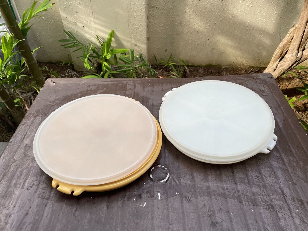 Set of 2 Round Tupperware Plastic Lids