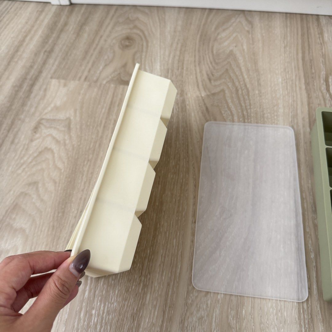 Silicone Ice Cube Trays with Lids510774630658222082