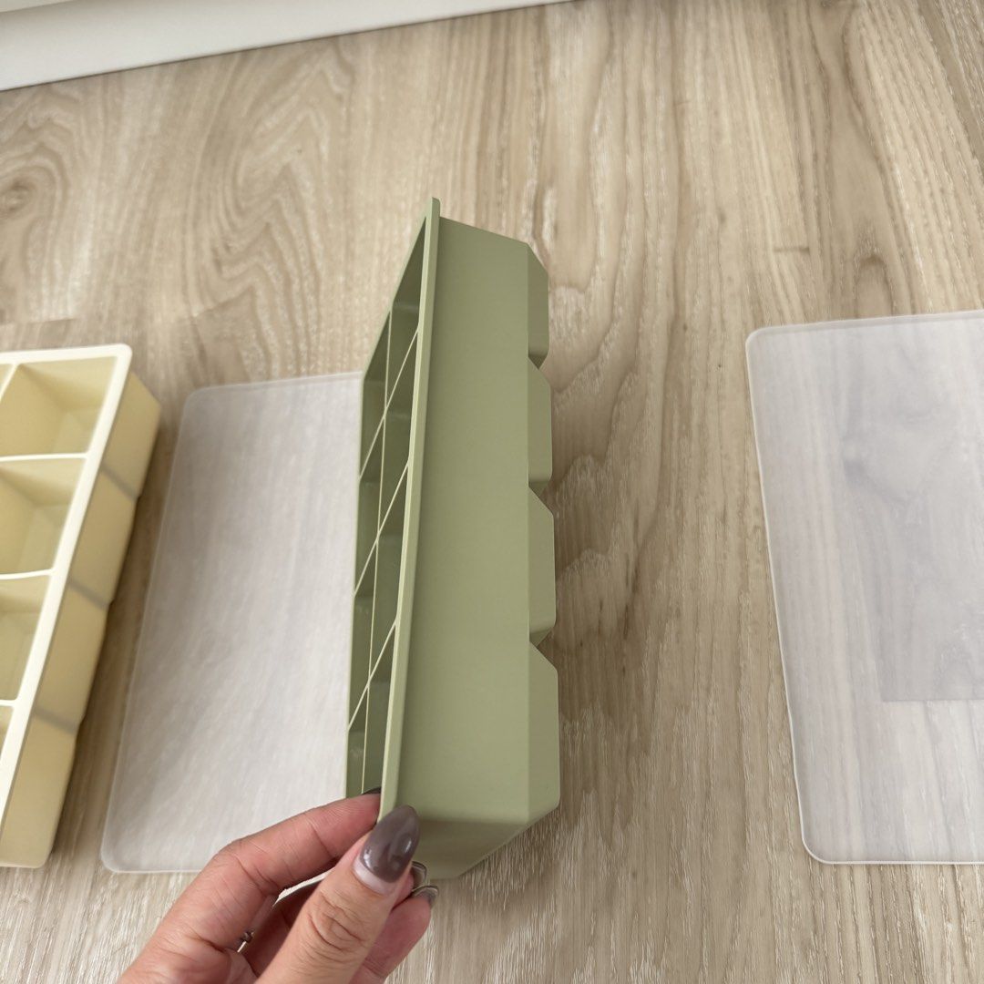 Silicone Ice Cube Trays with Lids510774630658222084