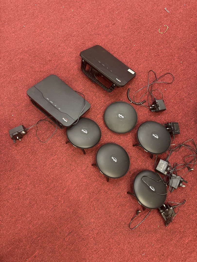 Singtel WiFi Extenders and Router Set