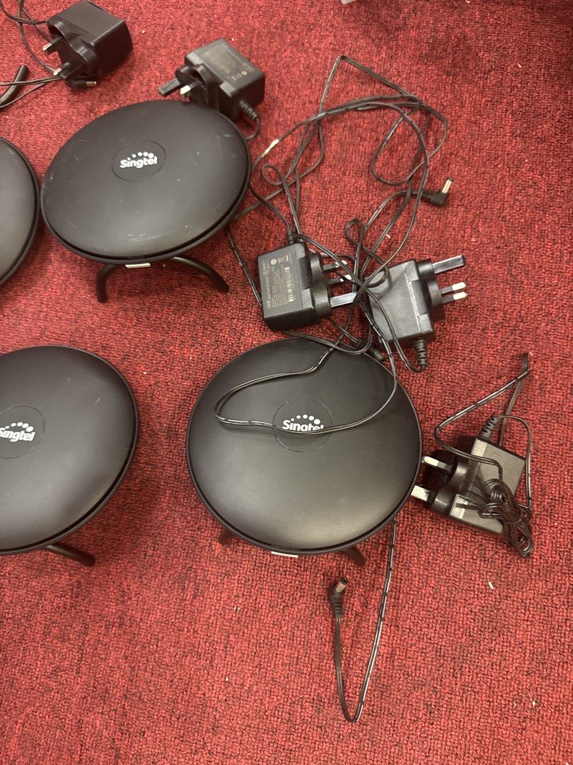 Singtel WiFi Extenders and Router Set511078101334763521