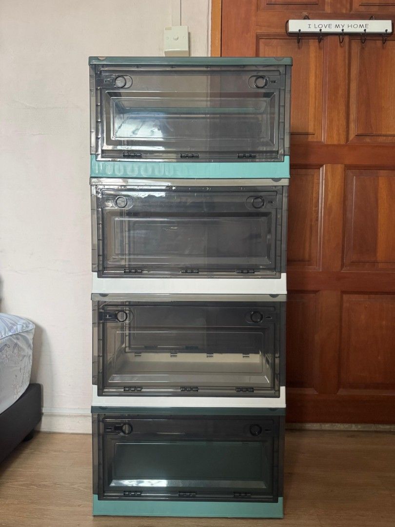 Storage boxes (Category: Shelves, Cabinets & Racks) located in Singapore. Submitted by sdchan1996 (Listing ID 1449976473, Image 2). Description: 箱子可以收起来 This box can be stored away. Length 51cm Width 36cm High 30cm.