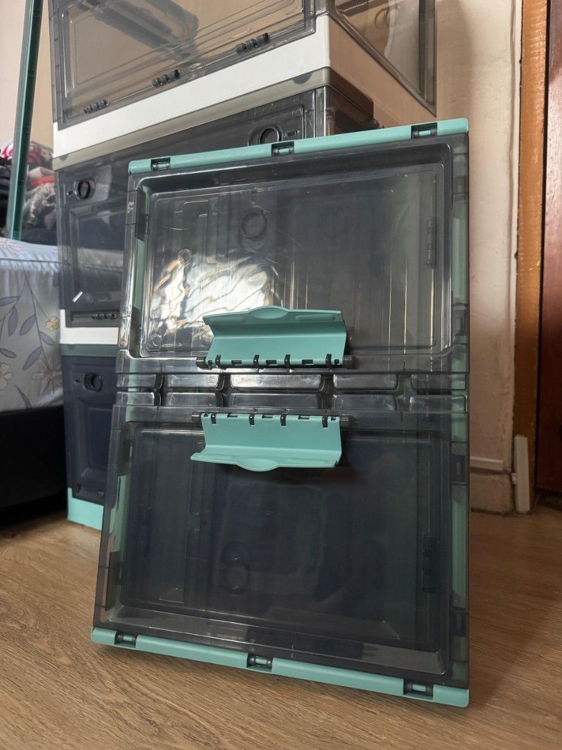 Storage boxes (Category: Shelves, Cabinets & Racks) located in Singapore. Submitted by sdchan1996 (Listing ID 1449976473, Image 3). Description: 箱子可以收起来 This box can be stored away. Length 51cm Width 36cm High 30cm.