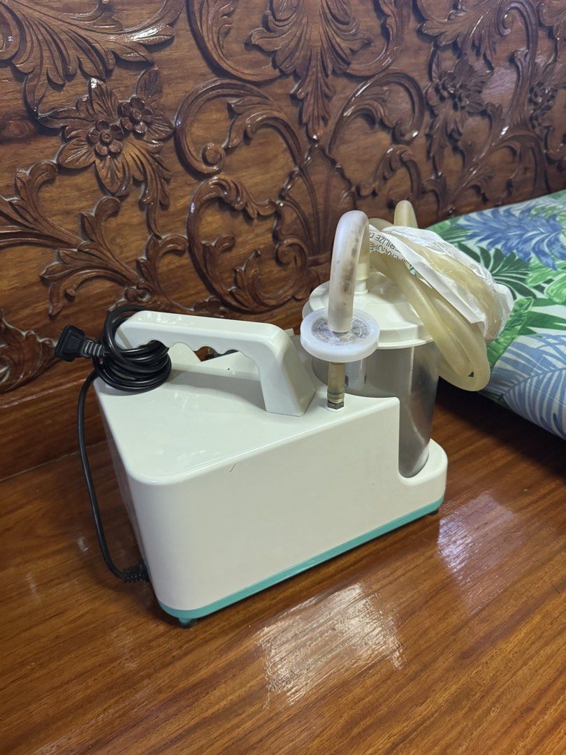 Surgitech Suction Machine (Category: Medical Supplies & Tools) located in Caloocan City. Submitted by ercgbrlprz (Listing ID 1450012377, Image 2). Description: - Surgitech Portable Medical Suction Pump - Bought April 2022 - No issues - Can do meet-ups in: BGC, Caloocan, QC/North EDSA, Molino Cavite.