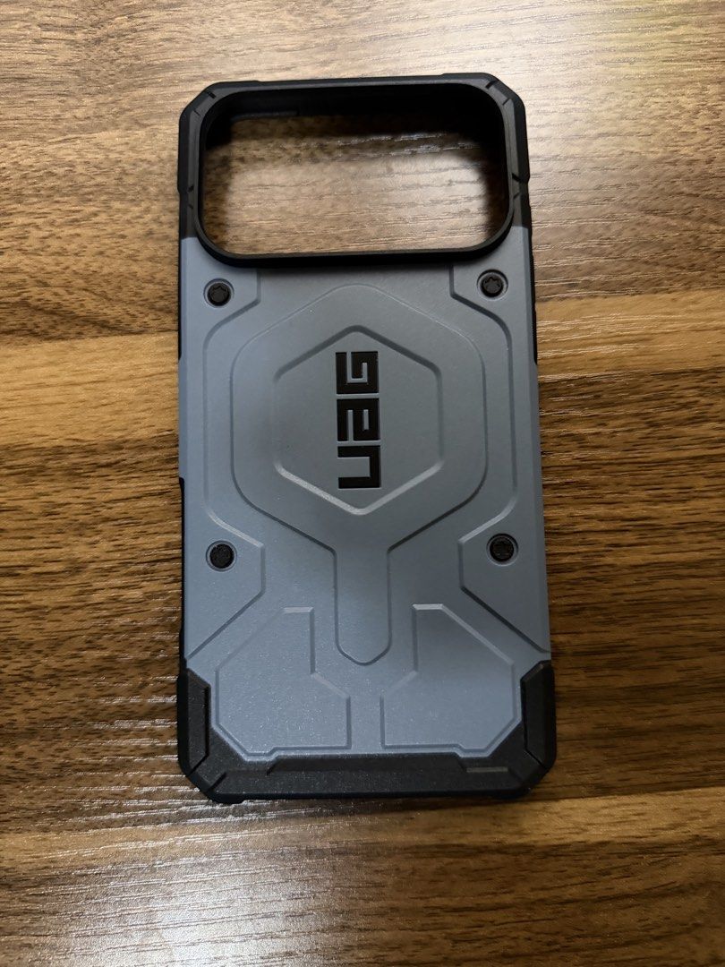 UAG Pathfinder for iPhone 17 pro max (Category: Cases & Sleeves) located in Quezon City. Submitted by nicoandjujie (Listing ID 1450001946, Image 1). Description: Slightly used original UAG Pathfinder for iPhone 17 pro max No box.