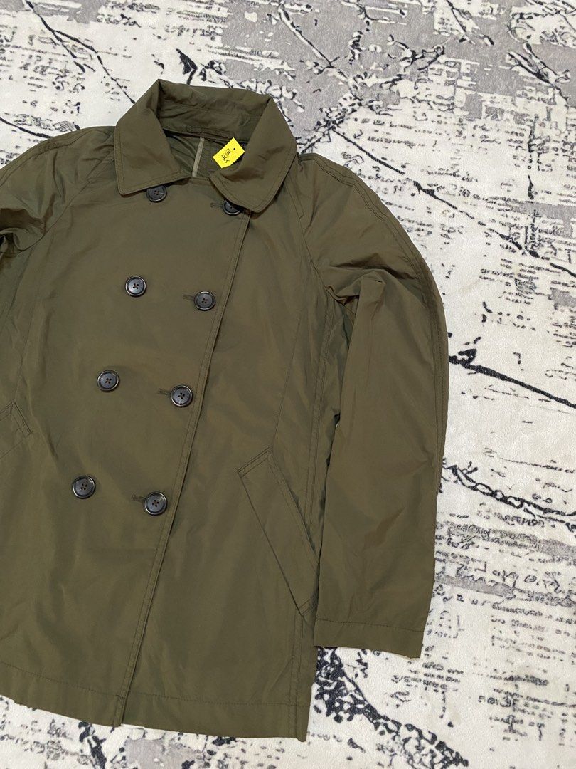 Uniqlo Double Breasted Lightweight Jacket (Category: Coats, Jackets and Outerwear) located in Dungun. Submitted by offerjebossku (Listing ID 1450059422, Image 3). Description: Uniqlo Double Breasted Lightweight Jacket Olive Green Cndtion 9/10 Macam Baru Warna Lawa Xada Dfect Tali Pinggang Blkg Xada Size Tag S P18 L26.5 Rm20 Code C6.