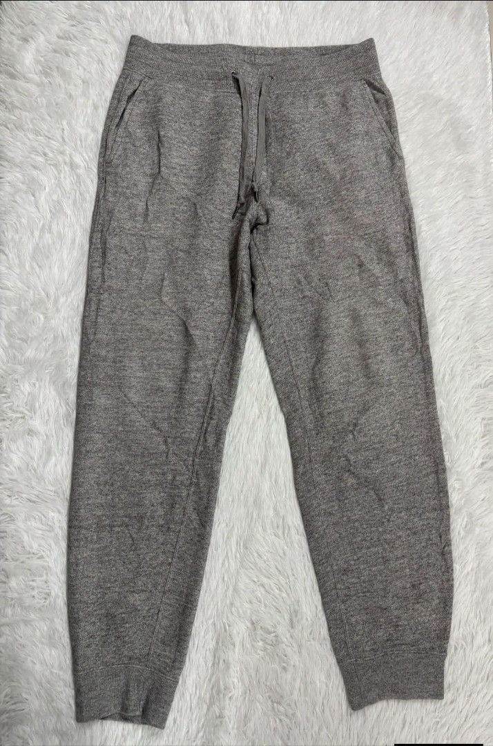 Uniqlo Sweatpants Grey Joggers Size M (Category: Joggers) located in Mabalacat. Submitted by cjpacleb (Listing ID 1450000152, Image 2). Description: Uniqlo Sweatpants Jogging Pants Gray(men) Large on tag Waist 32-34 Length 40 Excellent condition Pampanga pwede po VC for proof of Legitimacy Via JNT.