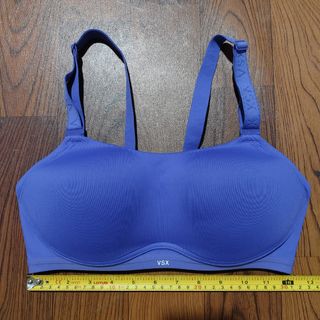 (Category: ) located in . Submitted by Sportywear (Listing ID 1450090168, Image 1). Description: .