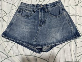 (Category: ) located in . Submitted by keina777 (Listing ID 1450076799, Image 1). Description: .