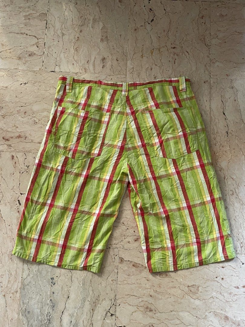 Vintage Coogi Plaid Shorts (Category: Shorts) located in San Jacinto. Submitted by lovedbylou.ph (Listing ID 1450032678, Image 2). Description: •XL on tag (can fit 31-36 due to drawstring) •negotiable ✨.