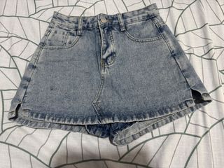 (Category: ) located in . Submitted by keina777 (Listing ID 1450076800, Image 1). Description: .