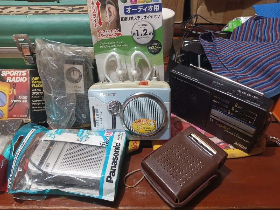Vintage radio, walkman all working (Category: Portable Music Players) located in Caloocan City. Submitted by brooch021817 (Listing ID 1449952657, Image 2). Description: vintage radio, walkman.