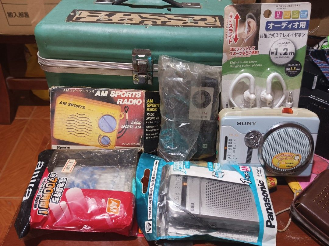 Vintage radio, walkman all working (Category: Portable Music Players) located in Caloocan City. Submitted by brooch021817 (Listing ID 1449952657, Image 1). Description: vintage radio, walkman.