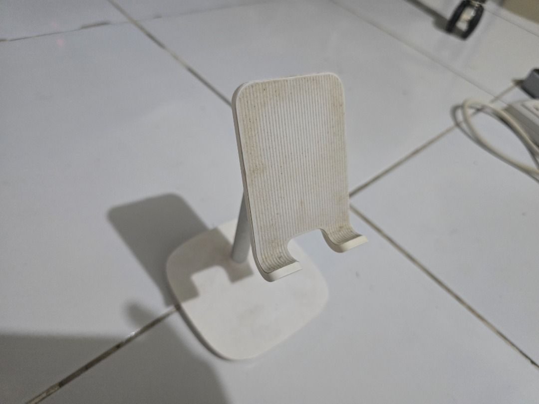 White Phone Holder (Category: Mounts & Holders) located in Real. Submitted by neilmarion (Listing ID 1450035263, Image 2). Description: White Phone Holder RFS: No longer needed.