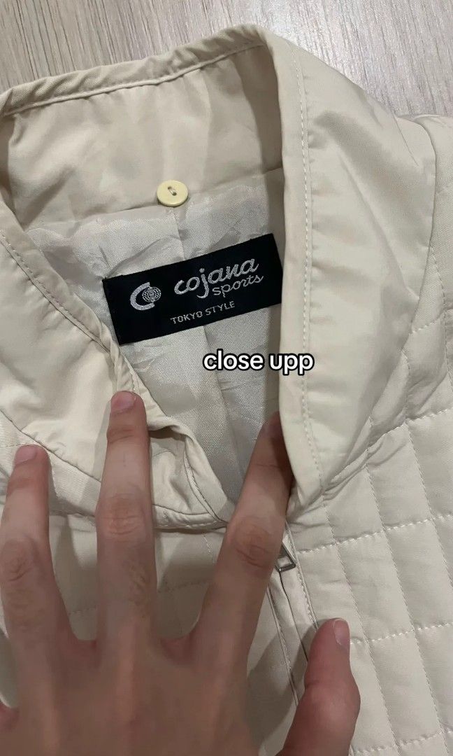 winter jacket (Category: Other Tops) located in Semenyih. Submitted by barbieinurdream (Listing ID 1450112764, Image 2). Description: •unisex.