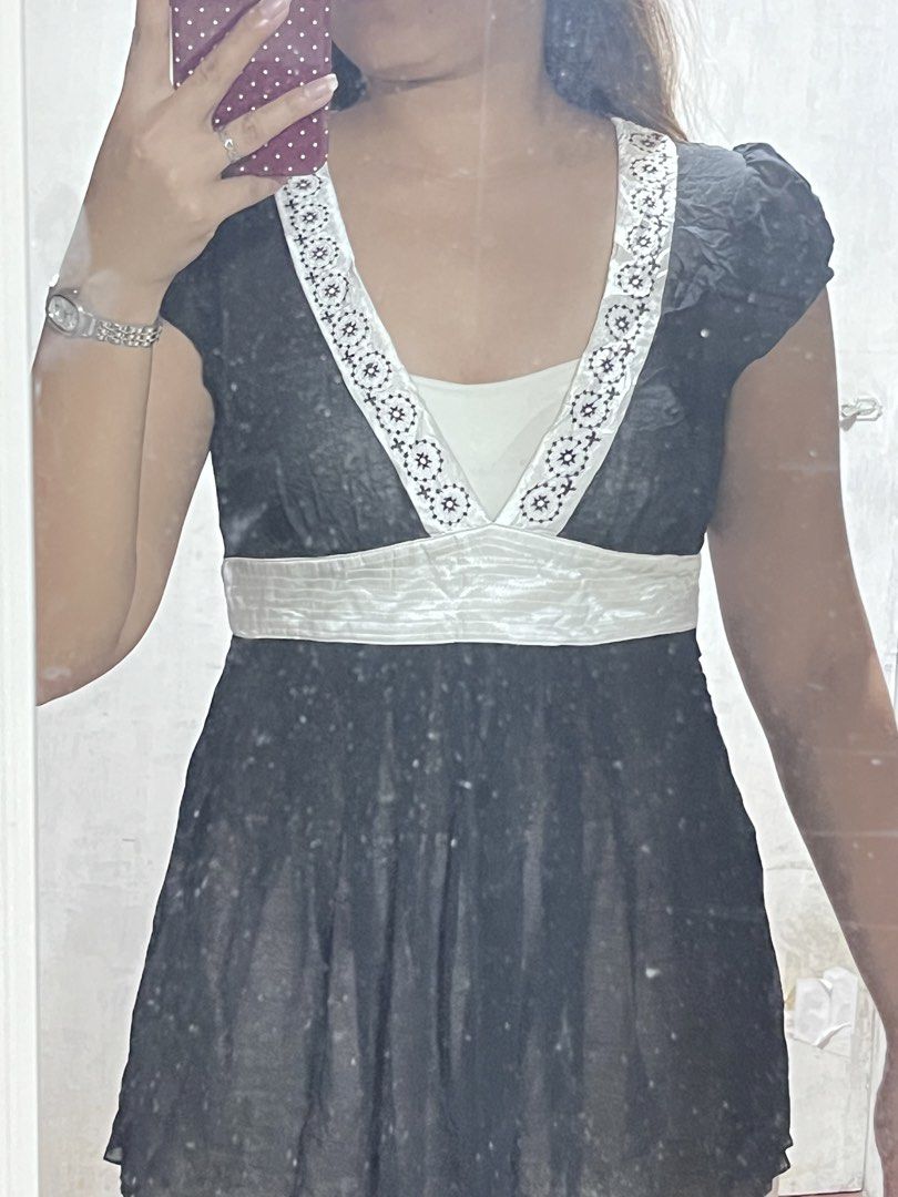 Y2K Sheer V-Neck Blouse fashion top (Category: Others Tops) located in General Santos City (Dadiangas). Submitted by mschic309 (Listing ID 1447370808, Image 2). Description: - size: Medium - see through (w/side zipper) - when worn pic (dirty mirror) - mop: gcash or bank transfer - mod: direct jnt.
