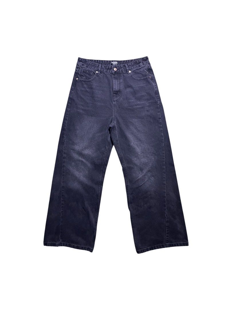 11KN Stone Washed Baggy Flared Pants (Category: Jeans) located in Paranaque City. Submitted by nifty_goodies (Listing ID 1450174220, Image 1). Description: 11KN Stone Washed Baggy Flared Pants Measurements (inches) Size on tag - 2XL Waist - 34 Full Length - 42.5” Thighs - 13.5” Leg Opening - 11.5” Condition - excellent Issue - none.