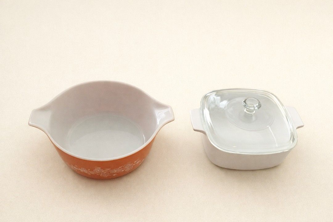1.5L Corning ware; 2.5L Pyrex Casserole Dish