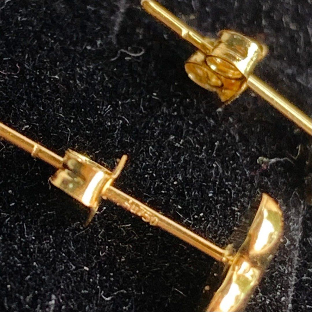18K Gold Heart Stud Earrings (Category: Earrings) located in Salay. Submitted by chungstuff (Listing ID 1450292169, Image 2). Description: SOLD PER PAIR, NOT PER GRAM 0.40-0.45g est 6mm heart stud earrings 18k saudi gold Loc: Misamis, Oriental Buyer will shoulder the shipping fee lbc cod will do, dp ₱1,000 for cheaper sf, payment first po. .
