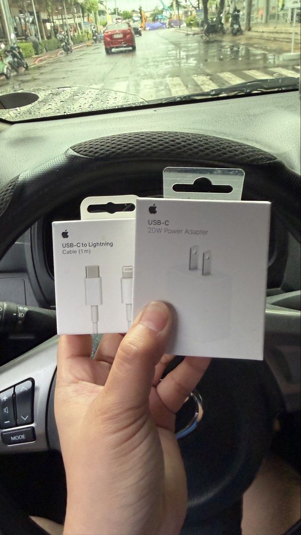 20W Power Adapter & Lightning Cable 1m — iphone charger set (Category: Chargers & Cables) located in Angeles City. Submitted by shopyyy101 (Listing ID 1450310965, Image 1). Description: ORIGINAL QUALITY DIRECT FROM THE FACTORY (1day replacement warranty for defective items) 20W Power Adapter & Lightning Cable 1m ₱850 set Meetups: Angeles City — City of San Fernando.
