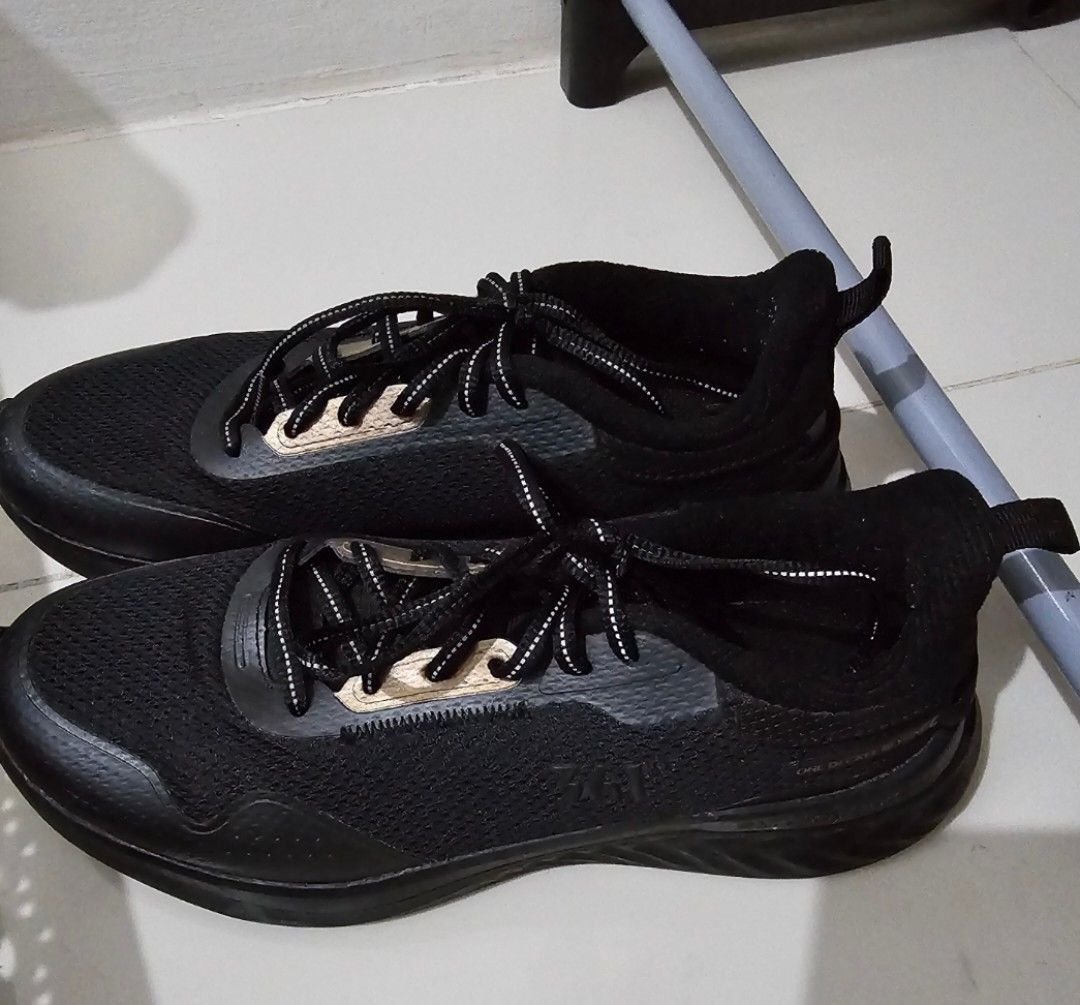 361 Original Running Shoes Size 7.5 (Category: Sneakers) located in San Mateo. Submitted by Closet_times (Listing ID 1443988194, Image 1). Description: 361 Running Shoes Selling for low price once lang nagamit, size 7-7.5 ang paa..