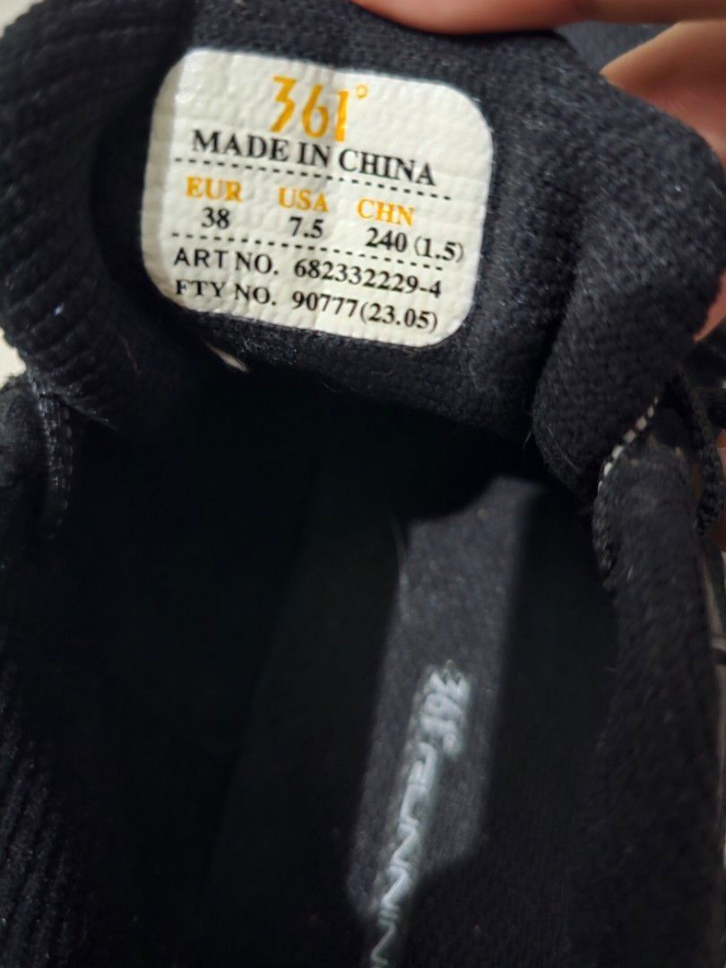 361 Original Running Shoes Size 7.5 (Category: Sneakers) located in San Mateo. Submitted by Closet_times (Listing ID 1443988194, Image 3). Description: 361 Running Shoes Selling for low price once lang nagamit, size 7-7.5 ang paa..