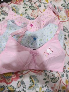 (Category: ) located in . Submitted by yuyupreloved14 (Listing ID 1450151681, Image 1). Description: .