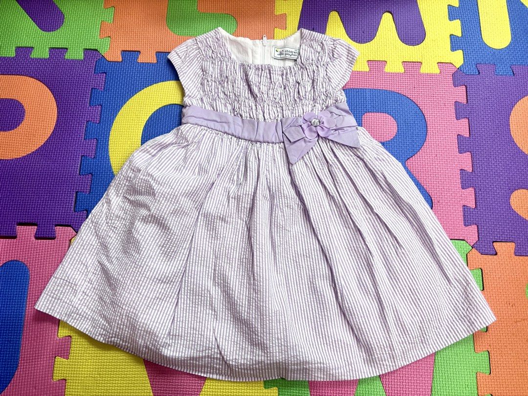 💕高質 2-3 歲 size 100 Children Playtime 紫色 條紋泡泡紗 連衣裙 連身裙 new born baby toddler clothes 衣服 幼兒 幼童 小童 小朋友 dress birthday interview party 面試裙 飲宴 生日會 （分類：嬰兒及小童流行時尚）位於 Hong Kong。 由 ytw2021 提交（商品編號 1450243046，圖片 2）。簡介： 呢件Childrens Playtime連衣裙，紫色幼條紋泡泡紗質地，好透氣。胸口有褶皺設計，腰間有絲帶蝴蝶結裝飾，好可愛。裙身有傘裙效果，著起身好靚。適合小朋友著去玩或者參加派對。拉鍊開合。。