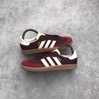 (Kategori: ) berada di . Dikirim oleh tpsneakers_ (ID iklan 1450261669, Gambar 1). Deskripsi: .