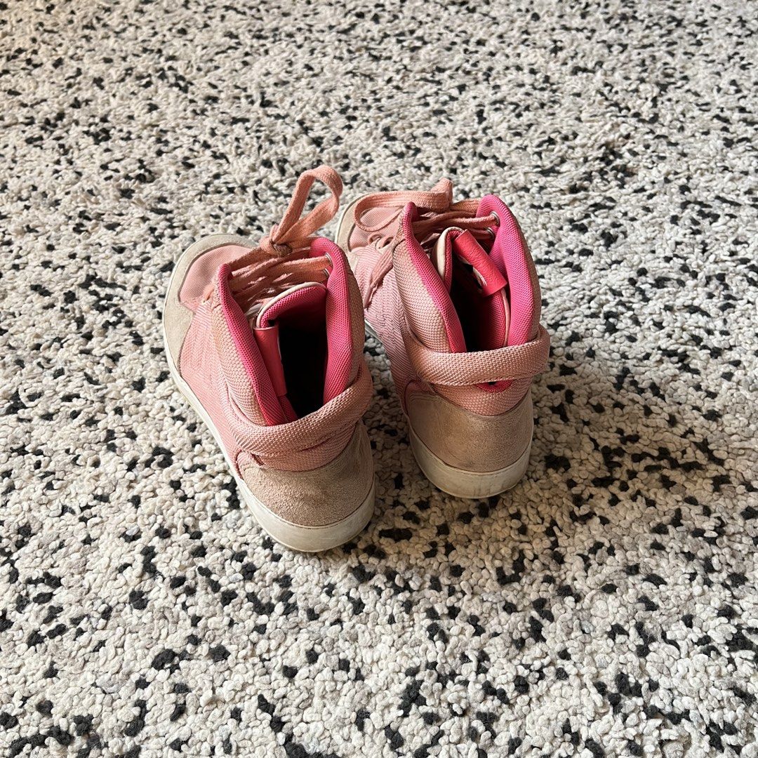 Adidas x Rita Ora (Category: Sneakers) located in Kuala Lumpur. Submitted by qiiiiie (Listing ID 1450198831, Image 3). Description: .