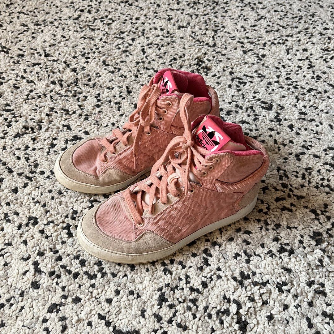 Adidas x Rita Ora (Category: Sneakers) located in Kuala Lumpur. Submitted by qiiiiie (Listing ID 1450198831, Image 1). Description: .