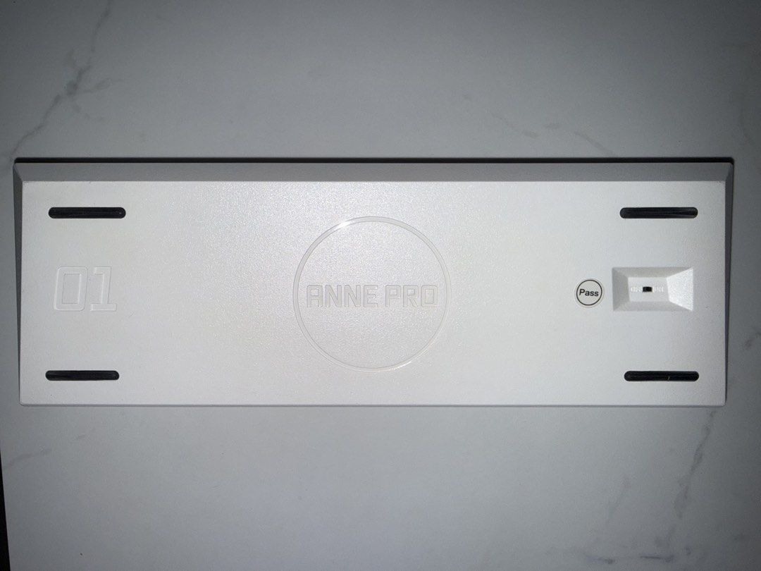 Anne Pro 2 White Mechanical Keyboard512037850553395201