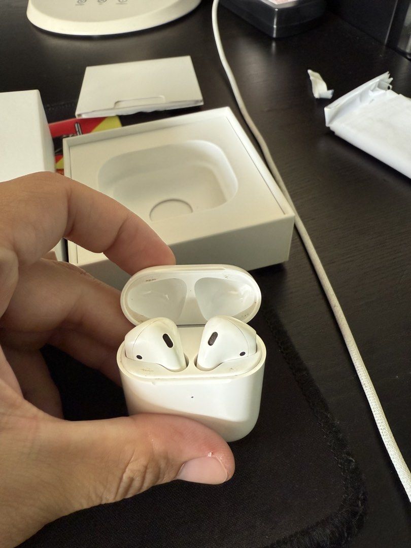 Apple AirPods514696715468154881