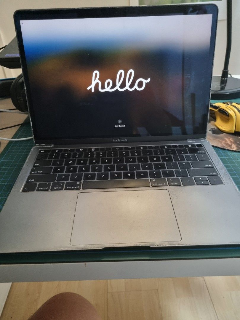 Apple MacBook Air 8 13-inch Laptop