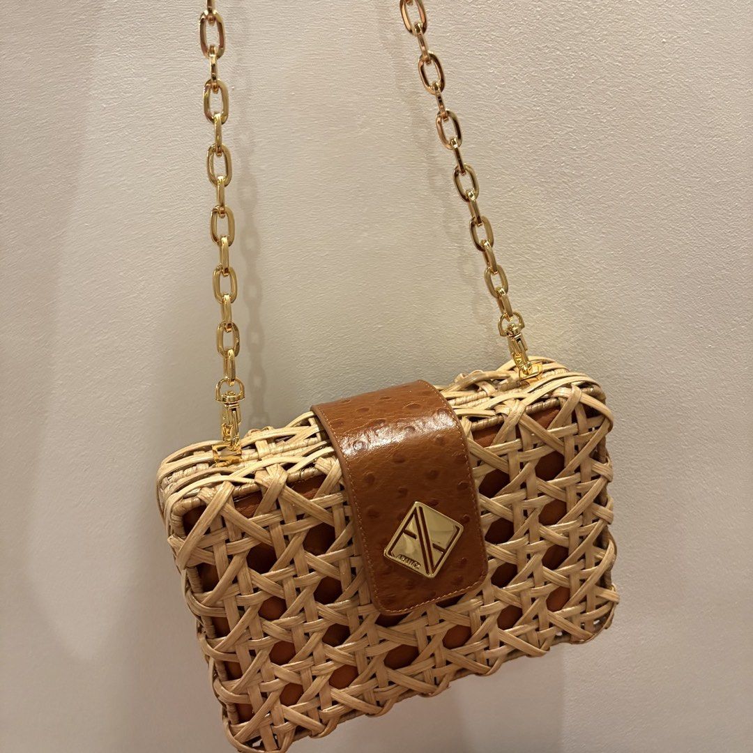 ARANAZ - Charlie Bag Large (Category: Shoulder Bags) located in Paranaque City. Submitted by declutter_76 (Listing ID 1450271615, Image 2). Description: - Comes with gold chain strap & dust bag - Used once - Minor defect: One gold button/stud is missing, but is repairable at any Aranaz store - Slightly negotiable .