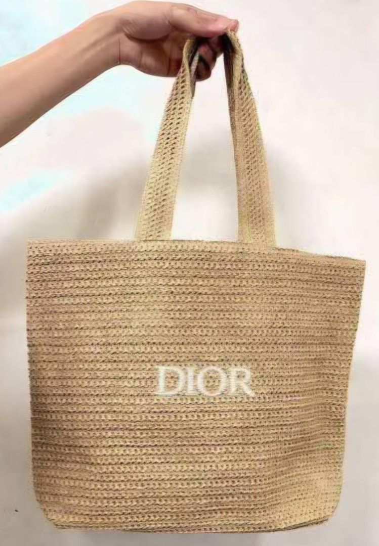 Authentic Dior GWP Tote Bag (Category: Luxury Bags & Wallets) located in Quezon City. Submitted by littlethings08 (Listing ID 1450277780, Image 2). Description: .